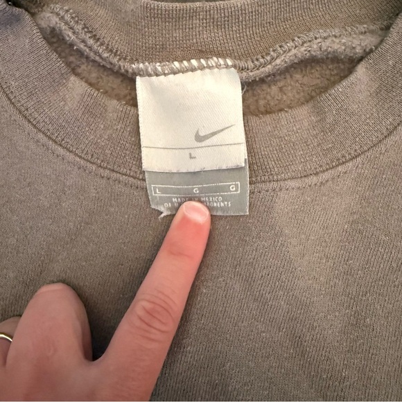 Vintage nike mini swoosh sweatshirt - Picture 3 of 5